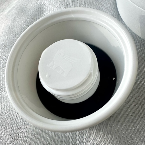 🎉HP!🎉 STANLEY ✨NWT✨ 36 oz Aerolight IceFlow Bottle in Polar - Picture 6 of 8